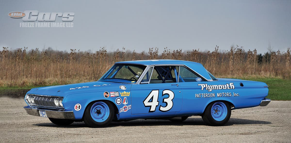 Upon the discovery of one of Richard Petty’s original 1964 Hemi race engines, Petty’s Garage built this replica of his winning 1964 Plymouth race car.