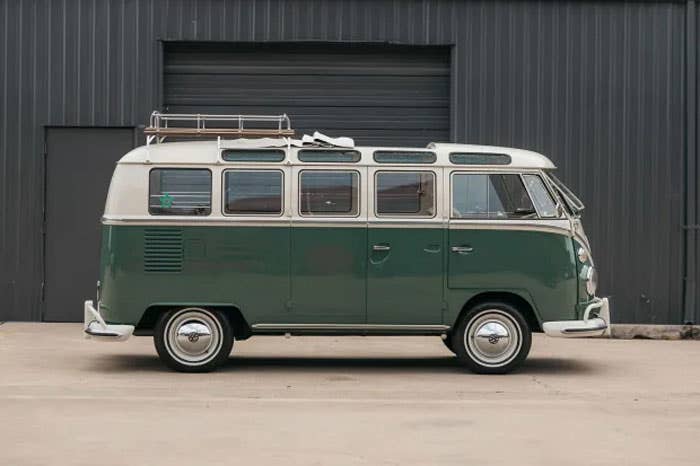 1967_volkswagen_type-2-t1-samba-21-window_010-scaled-copy.jpg
