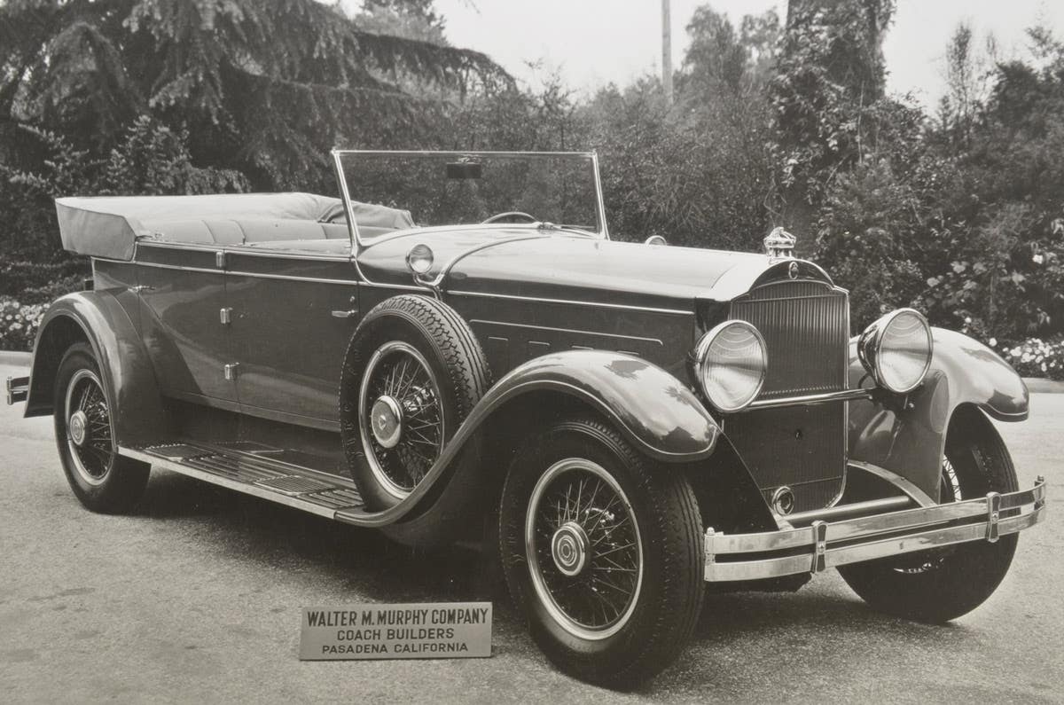 Pasadena’s Walter M. Murphy Co. was a dominating force for classic customs on the West Coast and beyond. This 1929 Packard Model 645 Phaeton sported a body by Murphy with tasteful elegance and aplomb, just the thing for America’s refined motoring elite who made statements without words or even fancy radiator mascots. Note the thin windshield pillars and relatively light lines of the body.